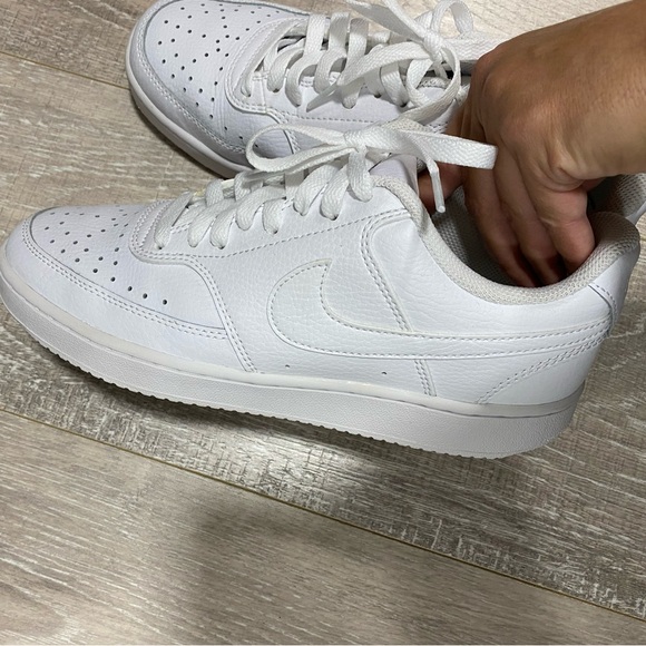 White Nike Air Force Ones, Very Good Condition only worn once - Picture 4 of 4